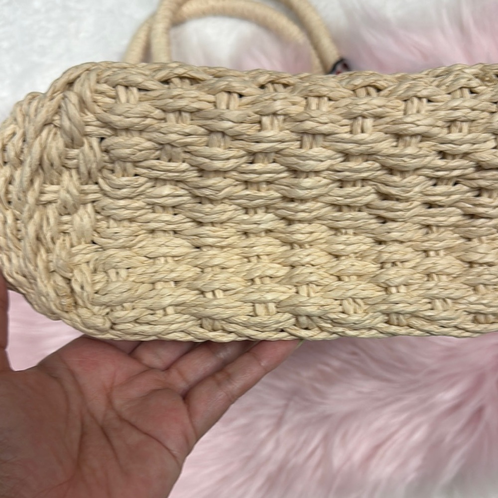 Cream and Red Tote Bag with Playful Accents for the summer - Picture 4 of 9